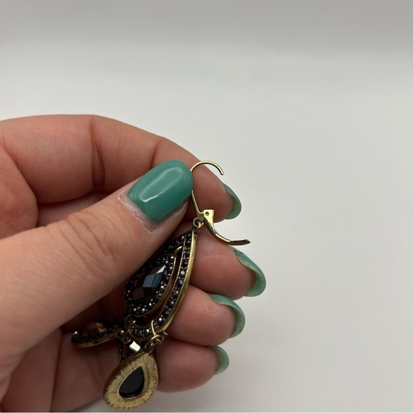 Vintage Avon Gray Rhinestone Chandelier Teardrop Dangle Leverback Earrings - Picture 8 of 11